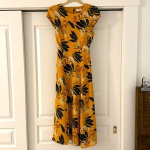 Aritzia Babaton Floral Dress - Size 2 - Partial Exposed Back - High Front Slit